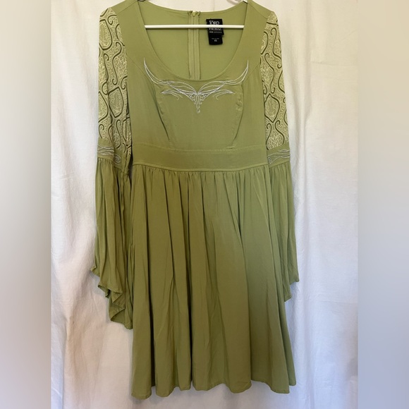 Her Universe The Lord Of The Rings Arwen Bell Sleeve Dress size XS - Picture 2 of 6